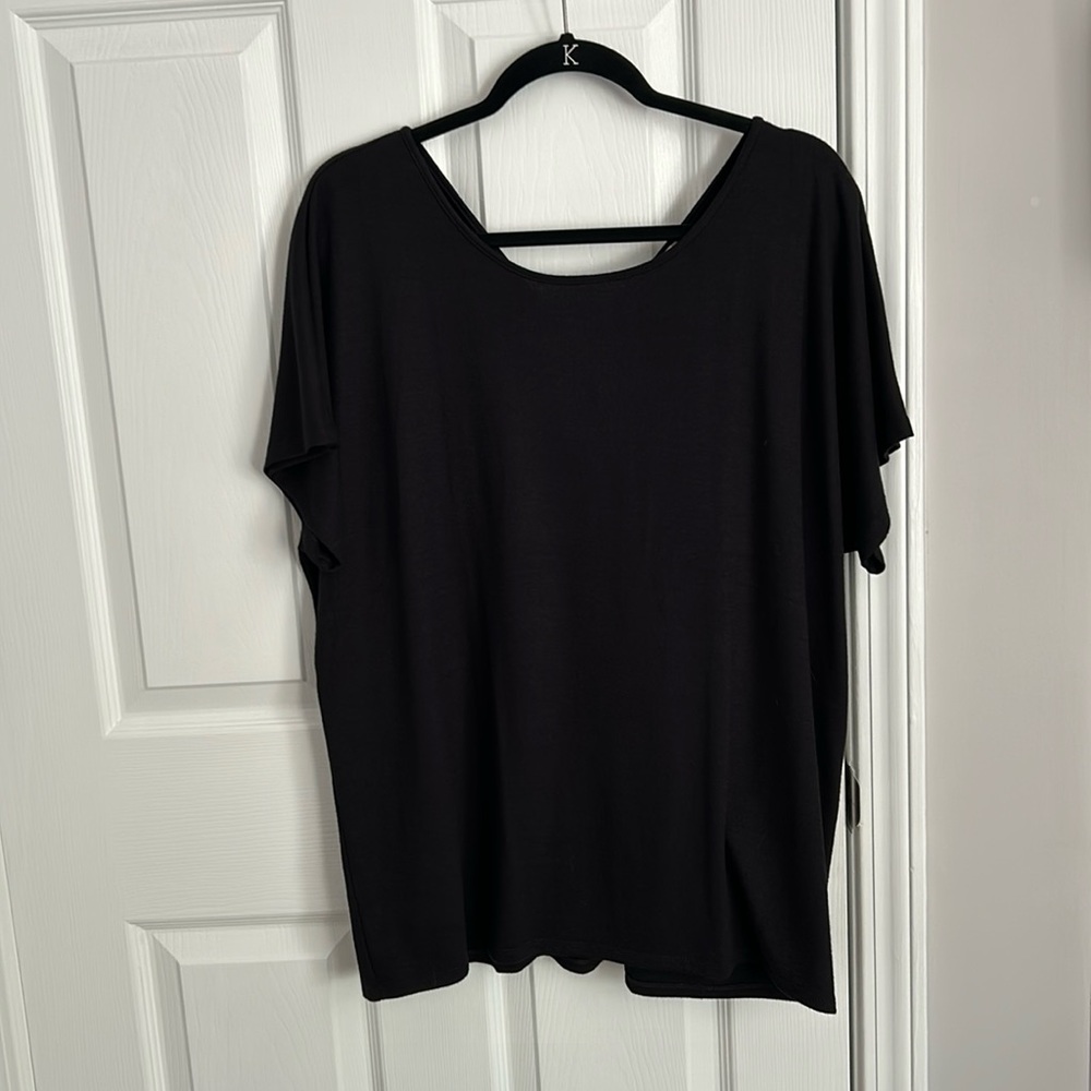 NWT Loft S/S top. V in back with cross cross detail XL scoop neck front